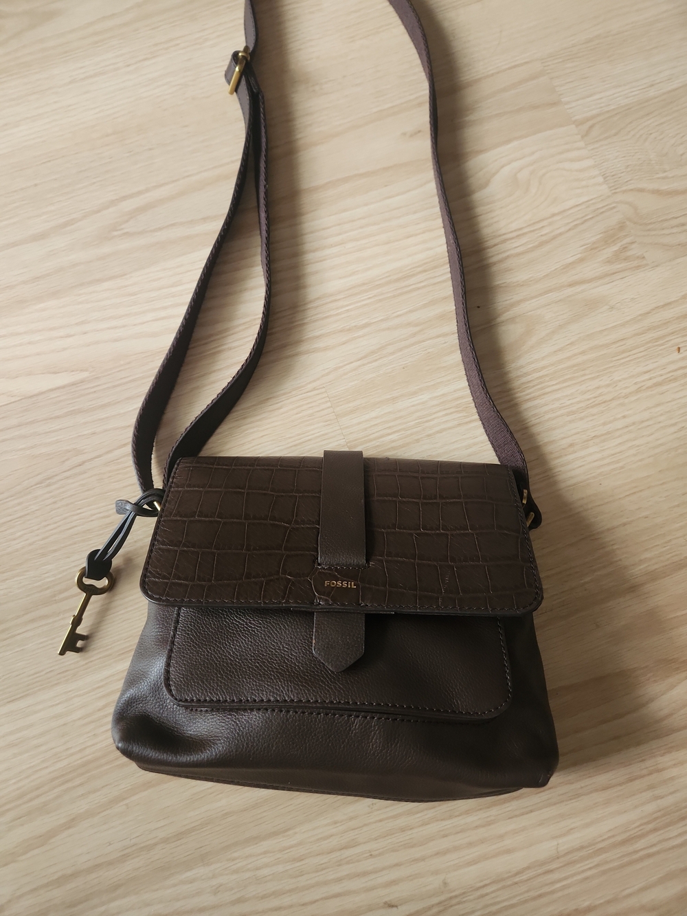 Fossil Dark Brown Croc-Embossed Leather Crossbody Bag